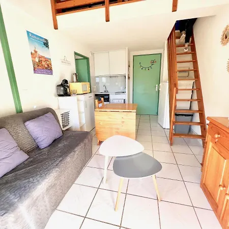Les Lauriers Apartment *