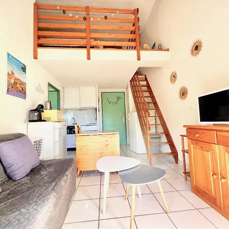 Les Lauriers Apartment *