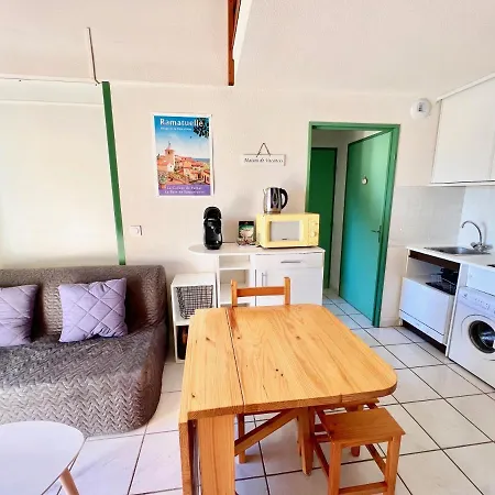 Les Lauriers Apartment *